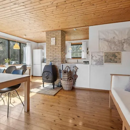 Cozy Near And Town Life Holiday home *